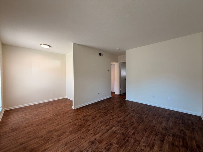 Interior Photo - Auburndale