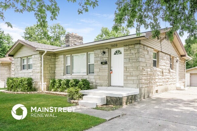 Building Photo - 7809 Axtell Ave