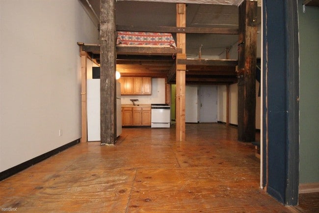Building Photo - 1085 Willoughby Ave