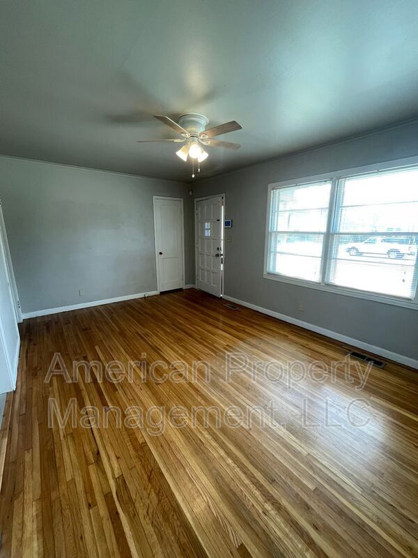 Foto del edificio - 307 E Beaver St