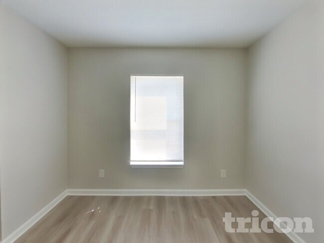 Foto del edificio - 1003 Pine Ridge Way