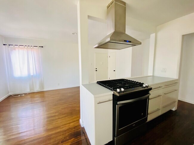 Foto del edificio - 2627 Halldale Ave