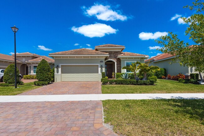 Building Photo - 8762 SW Montova Way