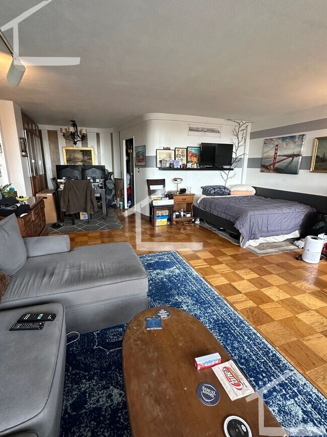 Building Photo - AMAZING BROOKLINE STUDIO ON BABCOCK ST WIT...