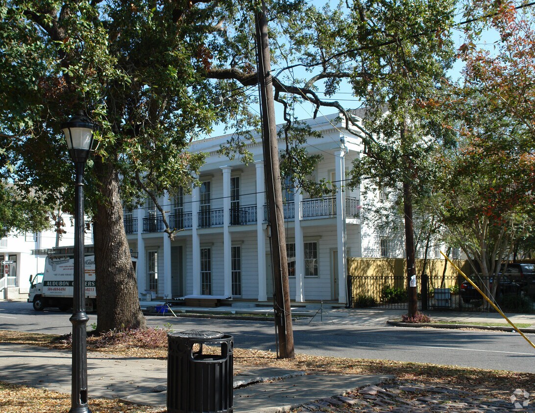 Primary Photo - 1546 Camp St