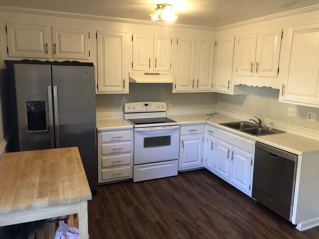 Kitchen - 8022 Provincetown Dr