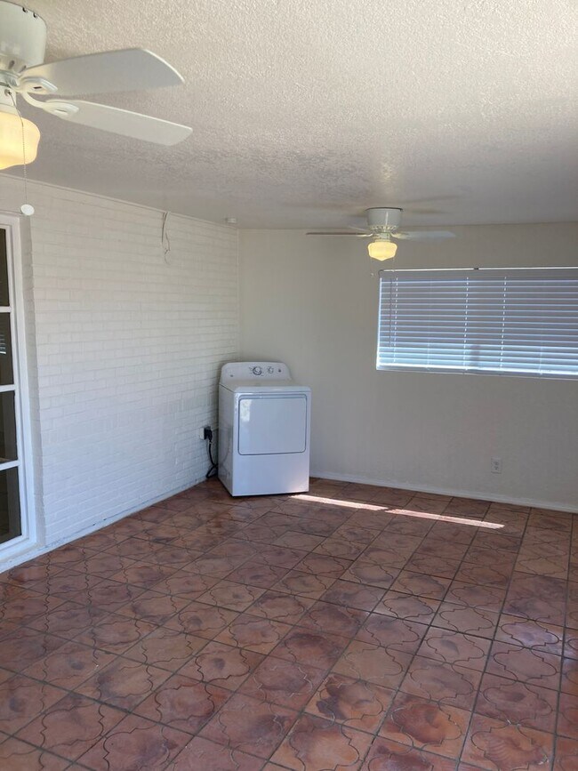 Foto del edificio - Charming 2 Bed/1 Bath Cottage