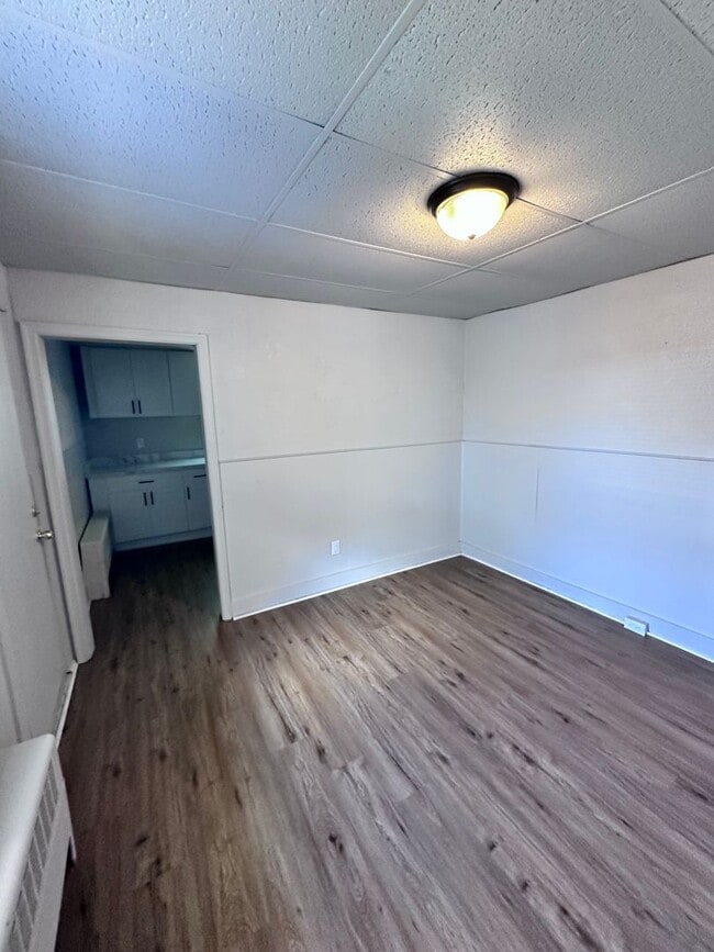 Building Photo - 587 W Princess Street