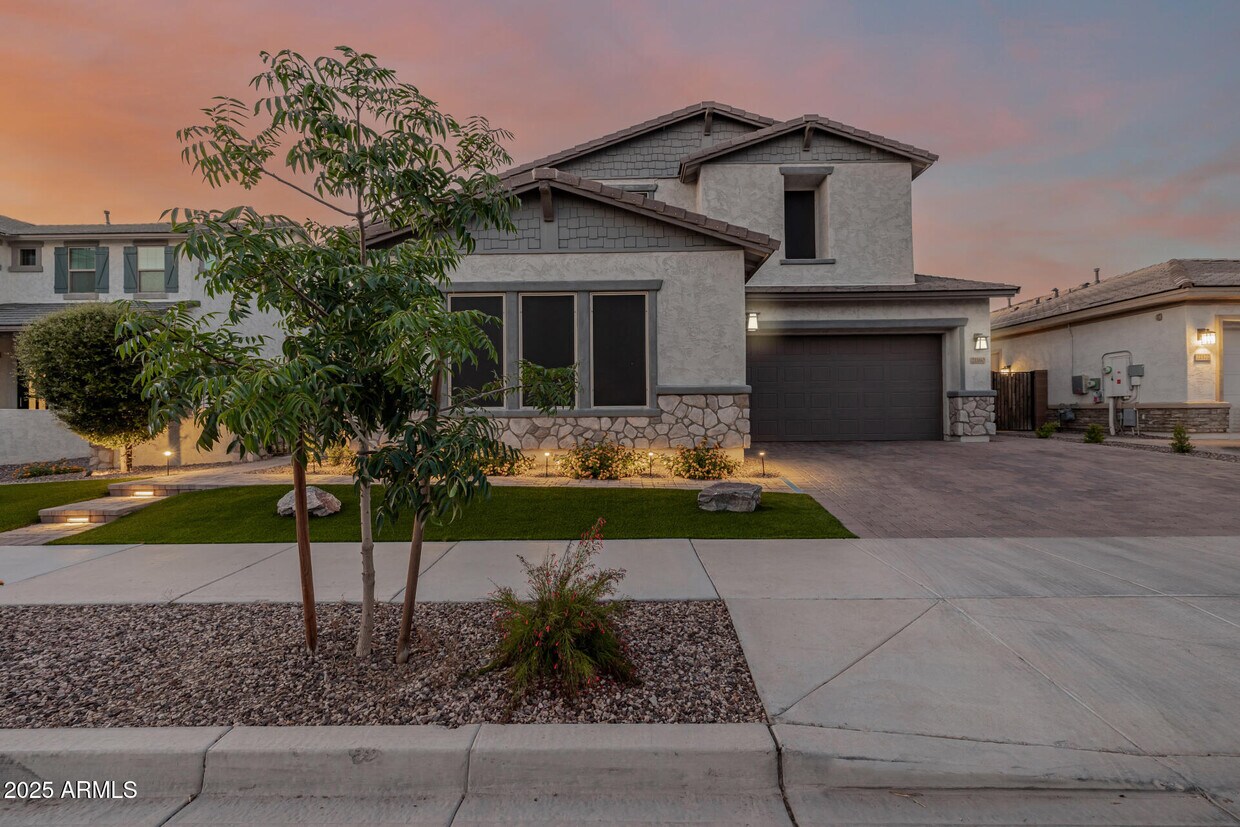 Foto principal - 21160 E Mayberry Rd