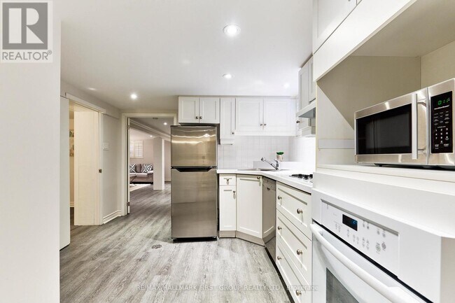 Building Photo - 207 Bayview Heights Dr