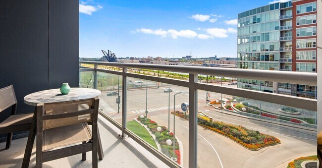 Foto del edificio - 158 W Roosevelt Rd