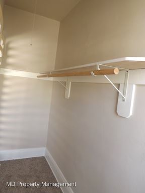 Building Photo - 333 W 4th St