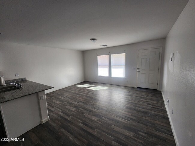 Foto del edificio - 158 W Taylor Ave