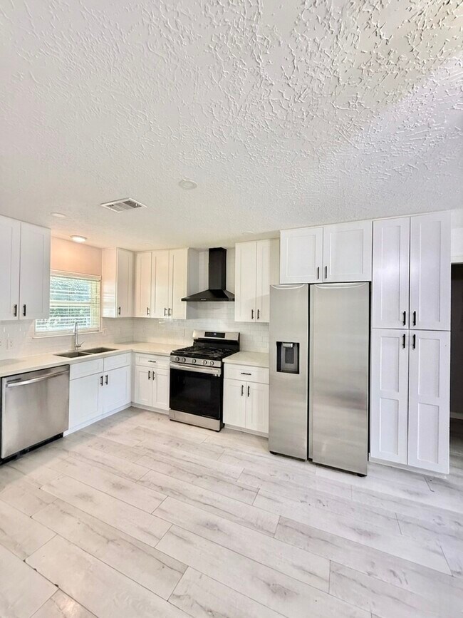 Foto del edificio - 10402 Hinds St