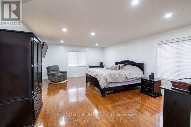 Building Photo - 66 Attview Crescent