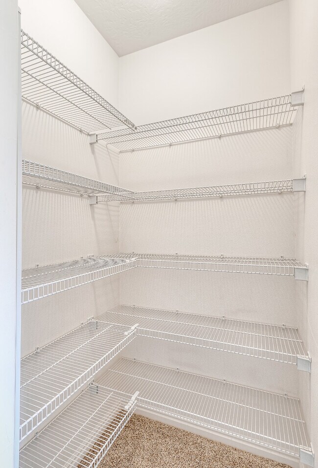 Building Photo - 5043 W Rock Butte