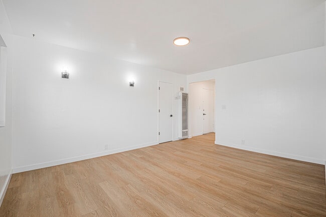 Foto del edificio - 6315 Cherry Ave