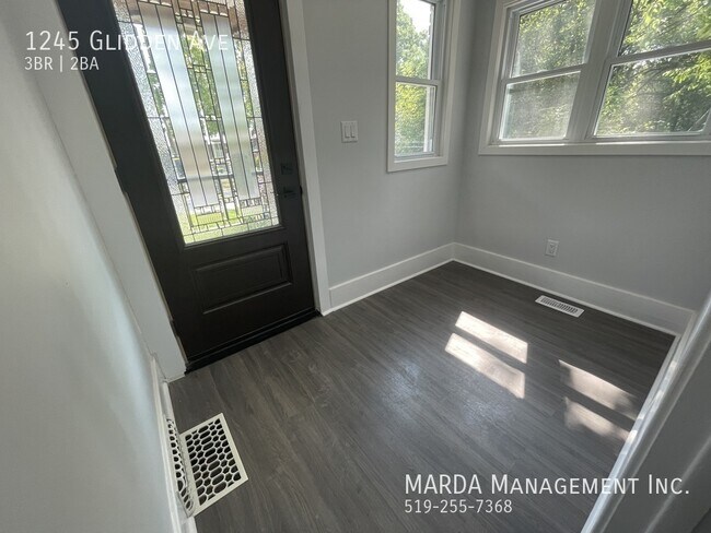 Building Photo - RENOVATED SPACIOUS 3 BED/1.5 BATH HOUSE IN EAST WINDSOR! + UTILITIES!
