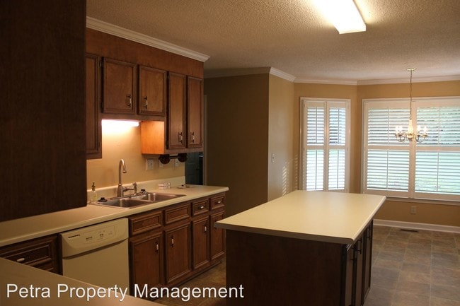 Foto del edificio - 3 br, 2.5 bath House - 207 Fairfax Rd