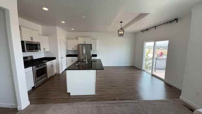 Foto del edificio - 8285 Lakeshore Dr