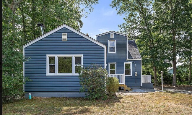 Building Photo - 107 Bayberry Ave