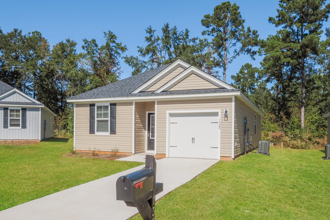 Building Photo - 1328 Warrens Way, Manning, SC