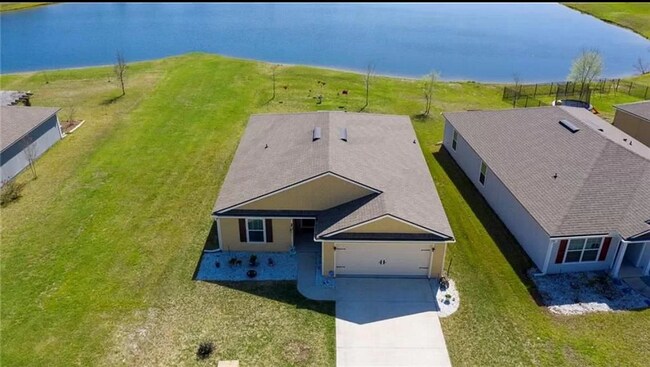 Building Photo - Picture-Perfect 3BR/2BA Lakefront Home in ...