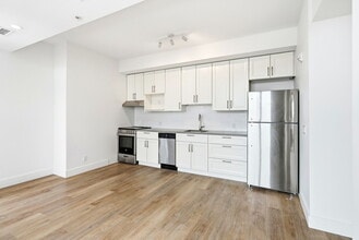 Building Photo - 841 Grenon Ave