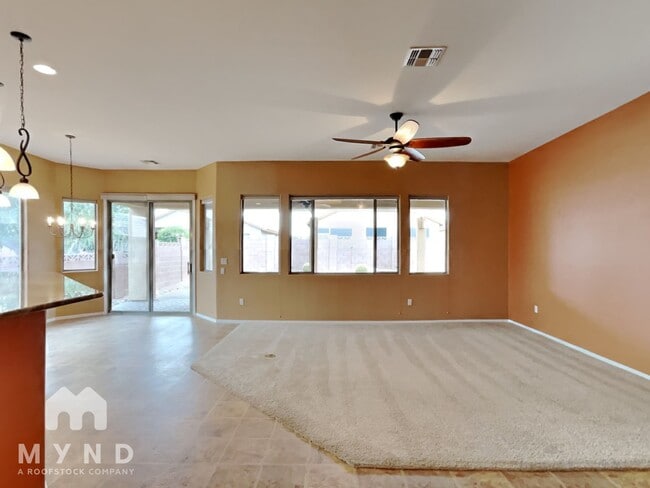 Building Photo - 1141 W Tenniel Dr