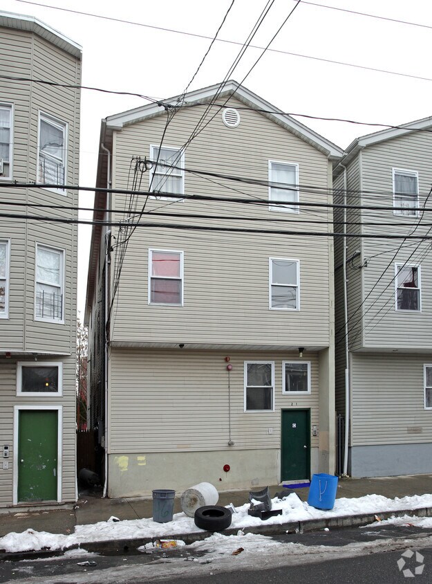 Primary Photo - 21 Jackson St