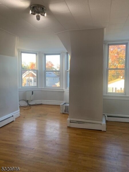 Building Photo - 32 Maple St