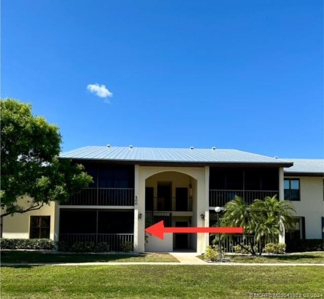 Primary Photo - 200 SE Four Winds Dr
