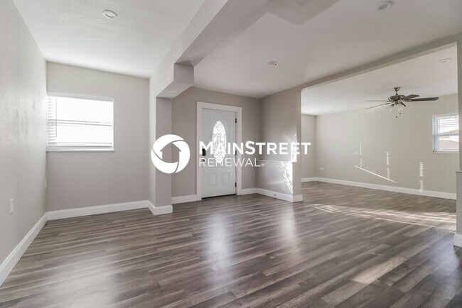 Building Photo - 4 Bedroom Pet-Friendly Home in Longwood, FL with Main Street Renewal