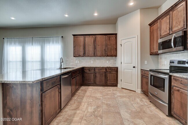 Foto del edificio - 1156 Heather Ln
