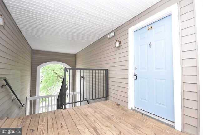 Building Photo - 11000 Kinship Ct