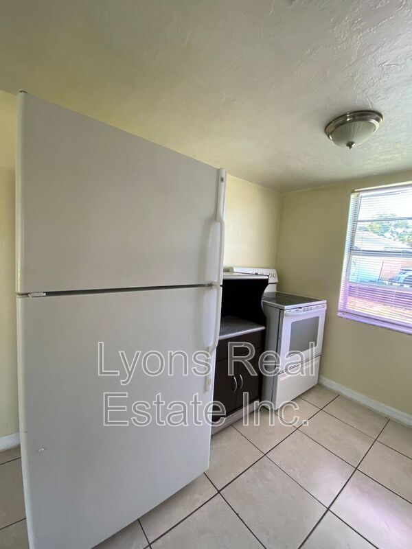 Foto del edificio - 3323 Canal St