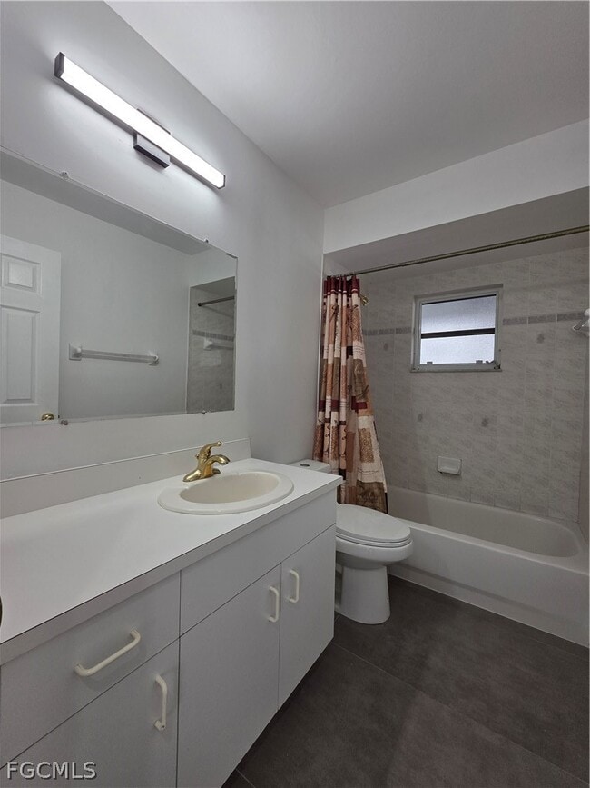 Building Photo - 2228 SE 19th Ave