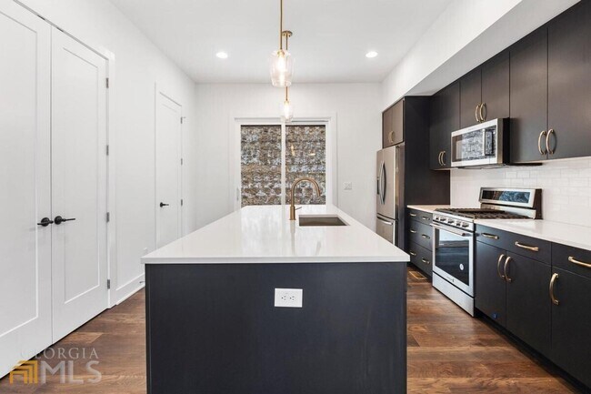 Building Photo - 1291 Chelsea Cir NW