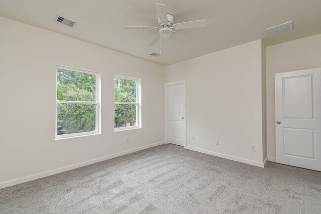Building Photo - 1232 3rd Ave N