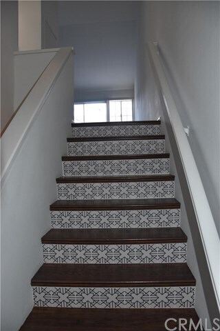 Foto del edificio - 1110 E Almond Ave