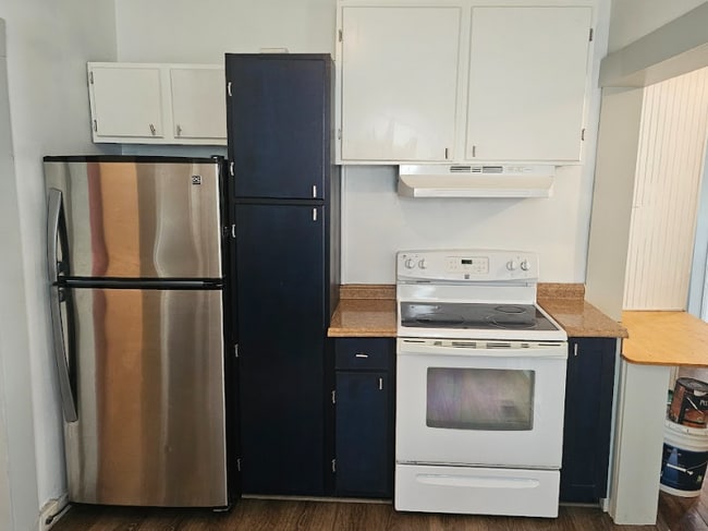 Building Photo - 1014 11th Ave N