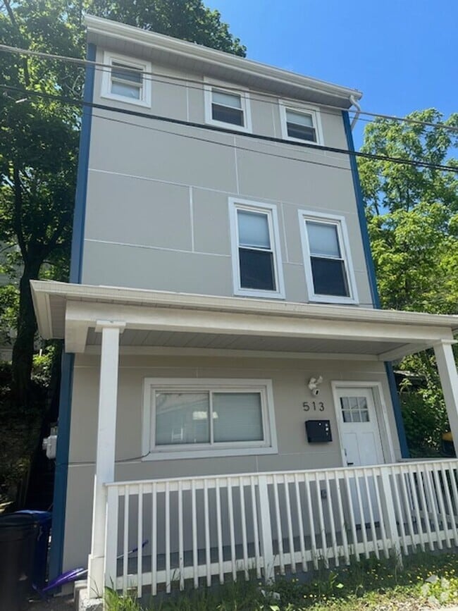 Building Photo - 513 Bernhardt Way