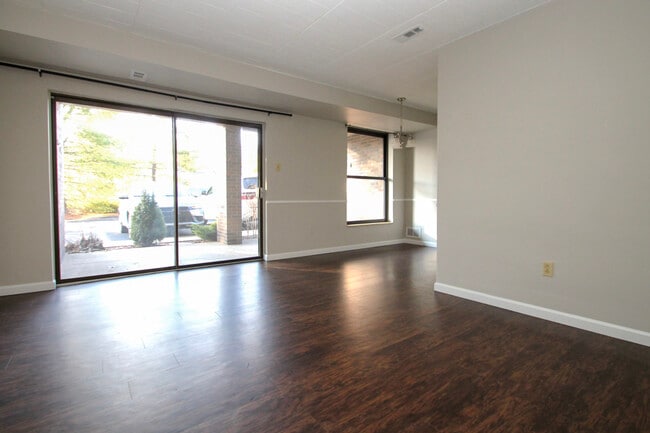 Briarwood Patio - Briarwood Gardens