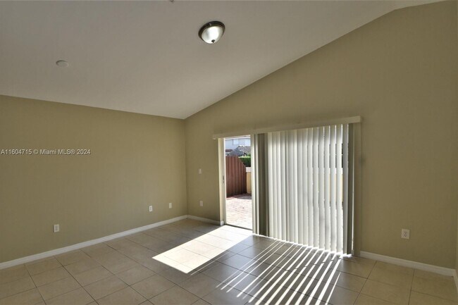 Foto del edificio - 9961 SW 162nd Ct