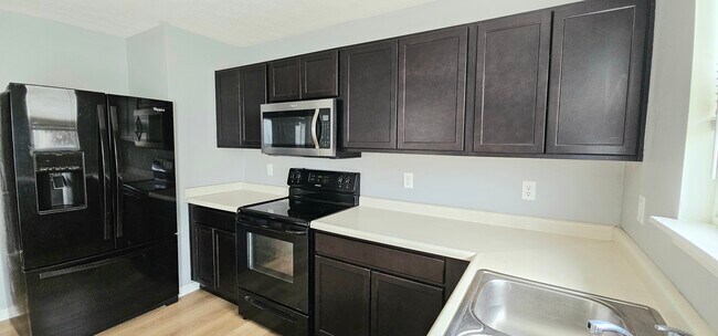 Foto del edificio - 8048 Grove Berry Dr