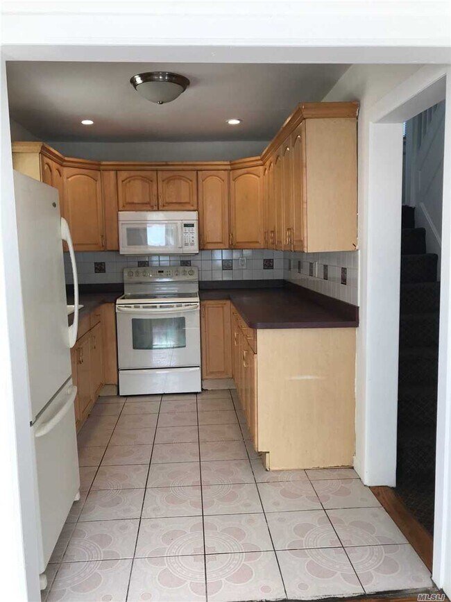 Building Photo - 89-67 Hollis Ct Blvd