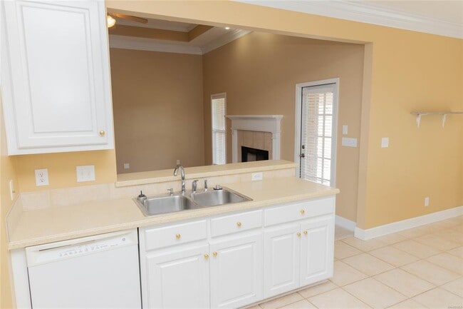 Foto del edificio - 9541 Lochworth Ct