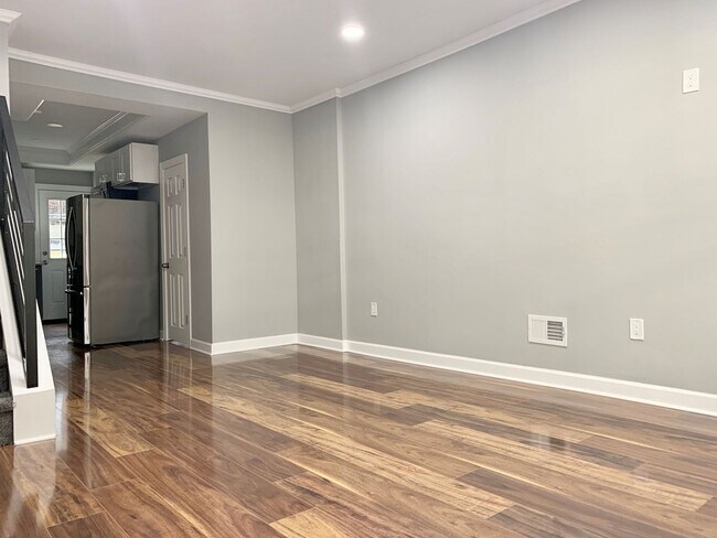 Foto del edificio - Beautiful 3-Bedroom Townhome with Finished...