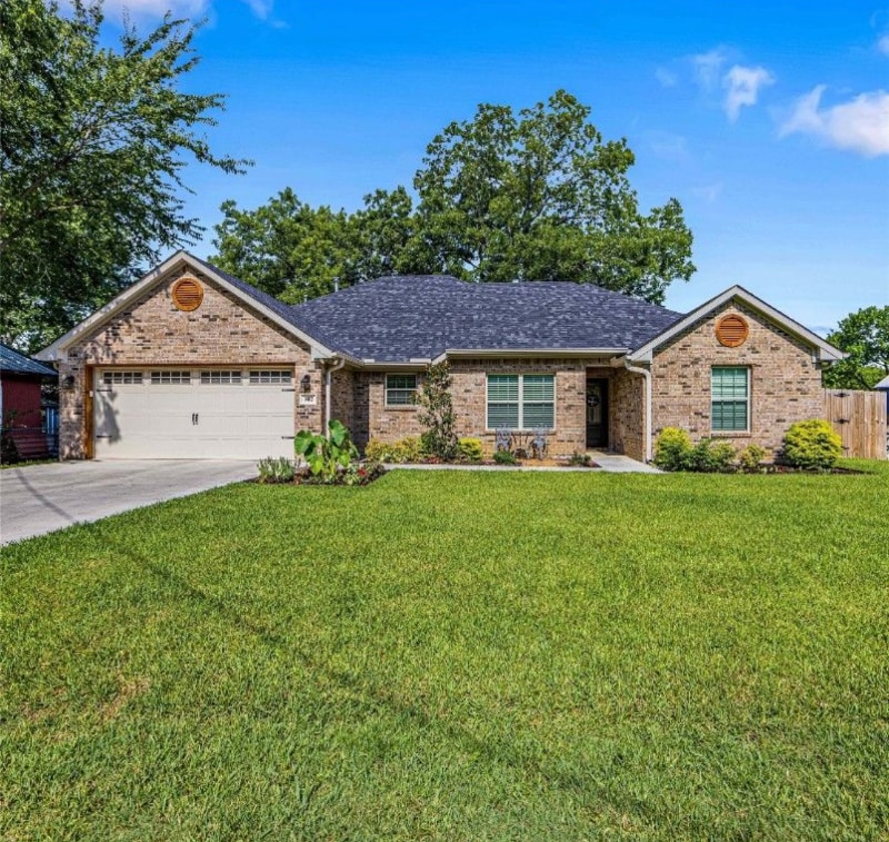 102 Smith Rd, Tioga, TX 76271 House Rental in Tioga, TX