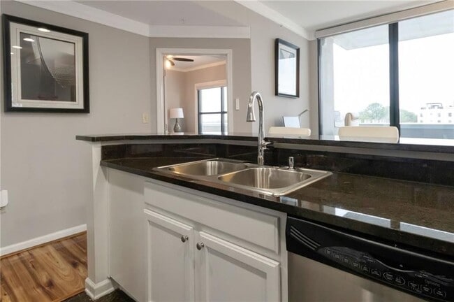 Building Photo - 3040 Peachtree Rd